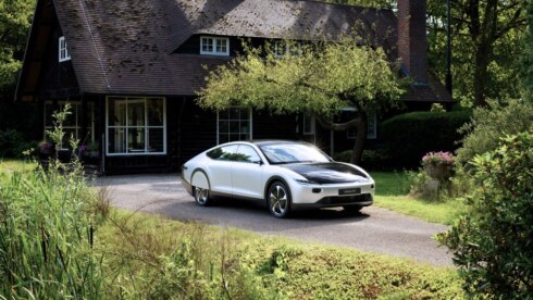 2019-06-25 00:00:00 - Meulebeekse Lowie Vermeersch ontwerpt eerste echte zonne-auto