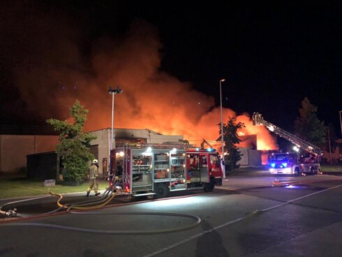 2019-06-25 00:00:00 - Kortsluiting in vrachtwagen veroorzaakt brand Houthulst