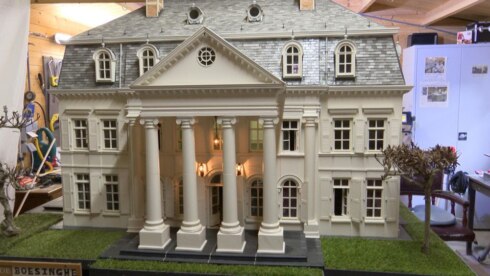 2022-02-04 00:00:00 - Robert bouwt kasteel Boezinge volledig na