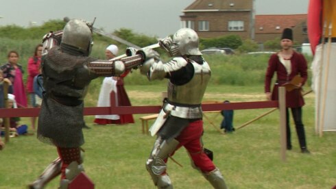 2019-07-28 00:00:00 - Raversijde baadt in middeleeuwse sfeer