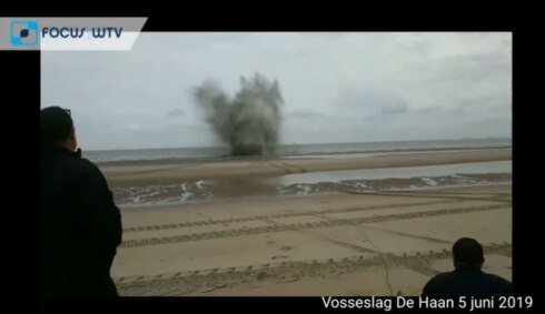 2019-06-05 00:00:00 - WOII-mijn ontploft op strand in De Haan