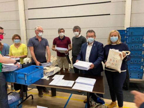 2020-05-19 00:00:00 - Brugge verdeelt meer dan 100.000 mondmaskers