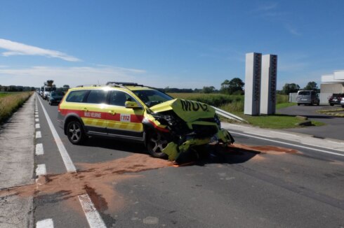 2016-07-06 00:00:00 - MUG-wagen op weg naar oproep aangereden