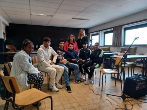 2022-10-12 00:00:00 - OKAN-leerlingen leren Nederlands via muziek