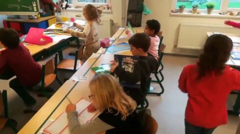 2017-11-27 00:00:00 - Eigen moedertaal op school?