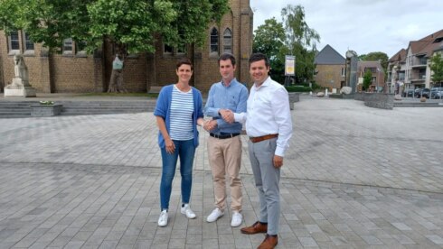 2022-05-16 00:00:00 - Omloop Het Houtland start voor eerst in Eernegem