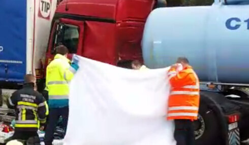 2017-10-10 00:00:00 - Dodelijk verkeersongeval met twee vrachtwagens op E17
