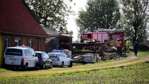 2020-05-13 00:00:00 - Meisje (11) sterft onder gekantelde graafmachine
