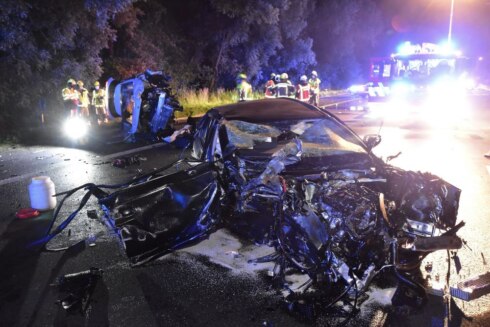 2021-07-14 00:00:00 - Twee bestuurders zwaargewond bij ongeval op E17 Waregem