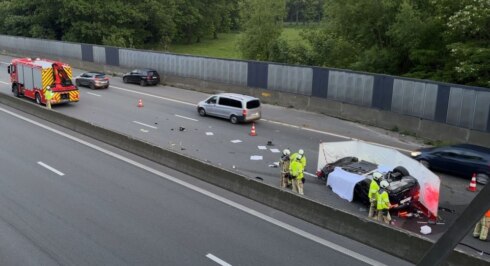 2023-06-01 00:00:00 - Twee doden bij zwaar ongeval op E40 in Jabbeke