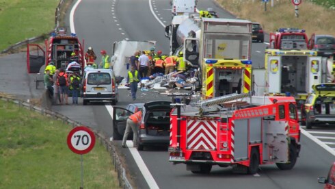 2016-07-28 00:00:00 - Zwaar ongeval met 2 vrachtwagens en caravan op E17