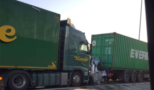 2017-01-19 00:00:00 - Ongeval met vrachtwagens op E17 in Marke