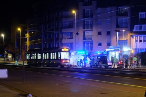 2021-07-29 00:00:00 - Vrouw overlijdt op trambedding in Westende