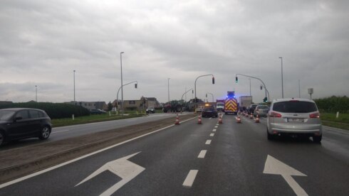 2023-09-21 00:00:00 - Aanhangwagen met veevoer kantelt: hinder op Rijksweg Roeselare