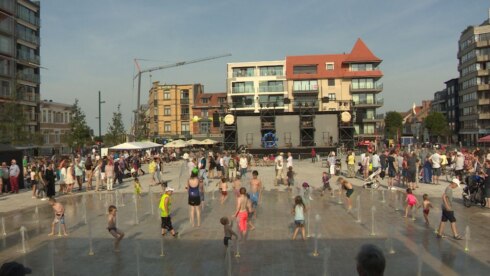 2018-07-08 00:00:00 - Nieuwe markt De Panne feestelijk geopend