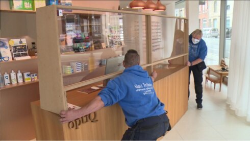 2020-05-03 00:00:00 - West-Vlaamse bedrijven kiezen massaal voor wanden in plexiglas