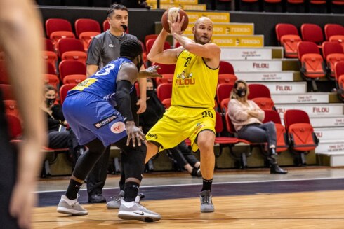 2021-02-06 00:00:00 - Oostende dicht bij finale