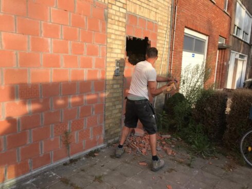 2019-08-30 00:00:00 - Dichtgemetselde huizen in Brugge weer open