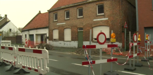 2016-11-24 00:00:00 - Bouwvallige panden Keiem tegen de vlakte