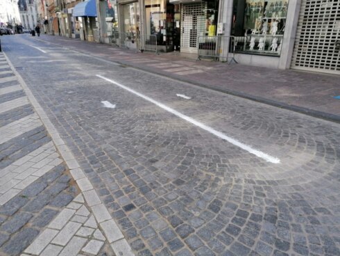 2020-05-05 00:00:00 - Pijlen tonen in Brugge de veilige weg