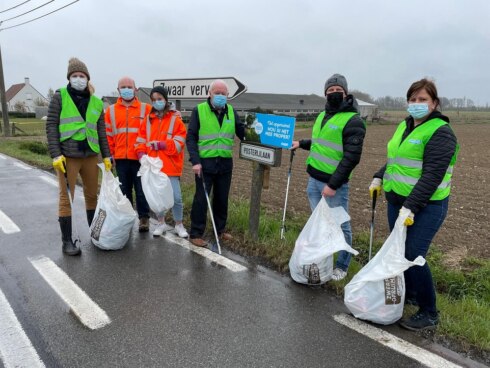 2021-04-10 00:00:00 - Zwerfvuilactie 'plandelen' levert 80 zakken afval op