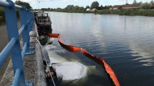 2020-08-24 00:00:00 - Plezierboot zinkt in kanaal Bossuit-Kortrijk
