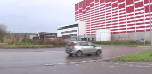 2019-01-18 00:00:00 - Politie houdt driftende auto's op rotonde in de gaten