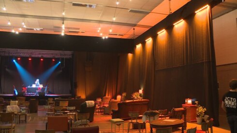 2020-10-05 00:00:00 - Kille Porseleinhallen als knusse theaterzaal