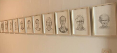2022-09-25 00:00:00 - Bewoonster van Residentie Vivaldi maakt portretten van andere bewoners