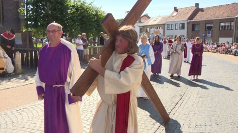 2016-08-15 00:00:00 - Onze-Lieve-Vrouwprocessie in Leffinge