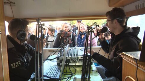 2021-10-07 00:00:00 - Radio Oe Ist spoort jongeren aan om te praten bij problemen
