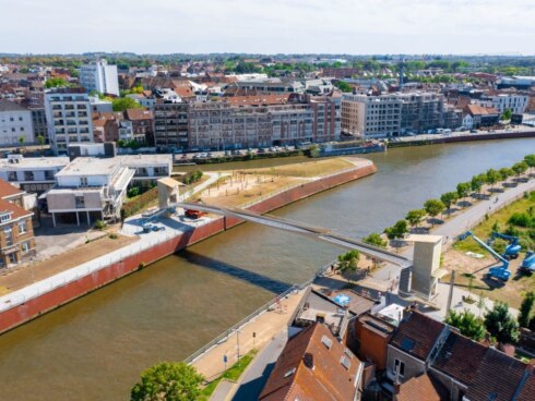 2022-07-08 00:00:00 - Nieuwe fiets- en voetgangersbrug in Kortrijk geopend