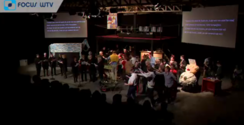 2018-09-29 00:00:00 - Nieuwe revue van Theater Dakwerken in Tielt blikt terug op voorbije legislatuur