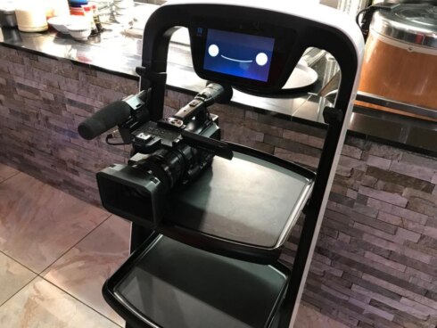 2019-05-11 00:00:00 - Robot bedient klanten in Brugs restaurant