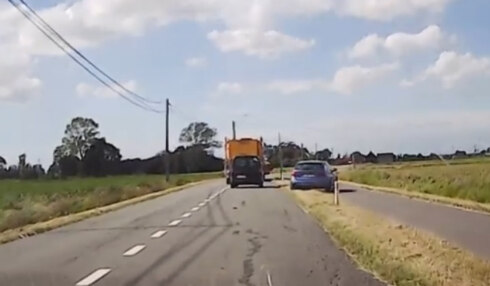 2019-07-11 00:00:00 - Chauffeur die rechts inhaalt via fietspad gevonden