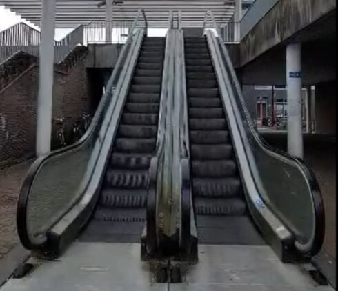 2023-02-06 00:00:00 - Roltrappen aan het station werken weer: "Blijven aandringen heeft zin."