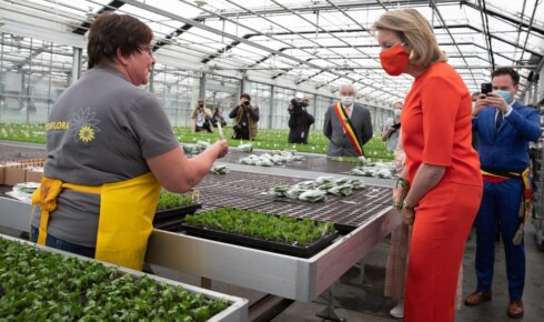 2020-05-28 00:00:00 - Koningin bezoekt sierteeltbedrijf Gediflora