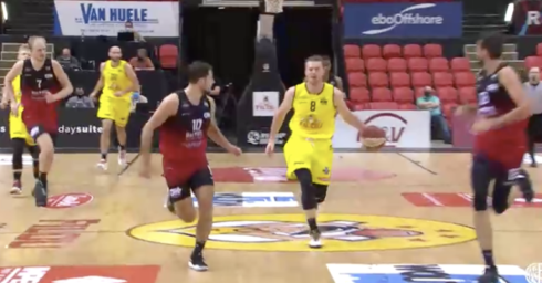 2020-11-08 00:00:00 - Oostende begint aan competitie met overwinning tegen Charleroi