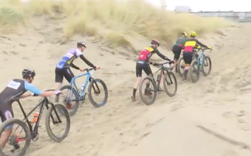 2021-12-12 00:00:00 - Clauw pakt winst in Oostduinkerkse strandrace