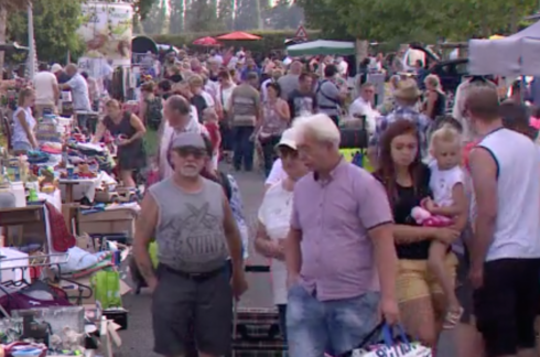 2018-08-05 00:00:00 - Rommelmarkt Aarthurfeesten schot in de roos