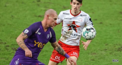 2021-01-26 00:00:00 - Schimmelziekte oorzaak slechte grasmat Zulte Waregem