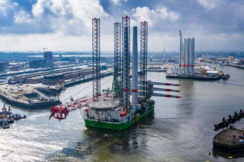 2020-06-21 00:00:00 - Eerste windturbine Seamade geplaatst