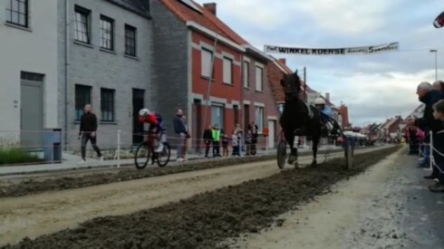 2021-10-05 00:00:00 - Paard verslaat Segaert op Winkel Koerse