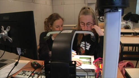 2019-03-29 00:00:00 - Toestel helpt slechtziende leerlingen smartboard lezen