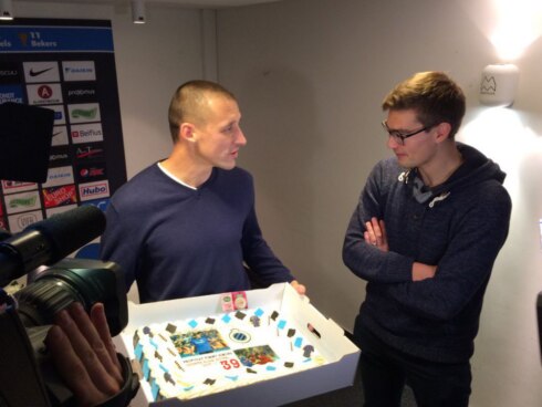 2016-11-14 00:00:00 - Timmy Simons geniet na van speelmoment