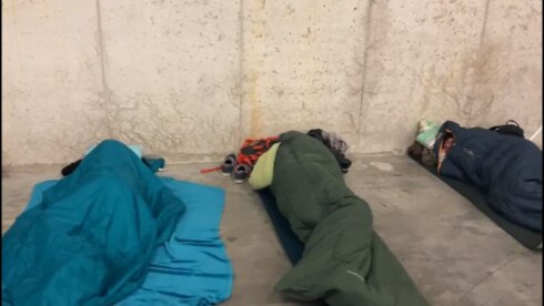 2023-03-25 00:00:00 - Op straat slapen in Roeselare uit solidariteit voor daklozen