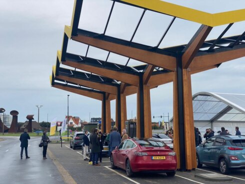2020-10-27 00:00:00 - Fastned opent snellaadstation aan luchthaven Oostende