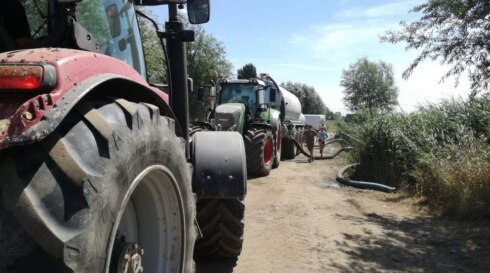 2018-07-17 00:00:00 - Boeren in de file voor water uit spaarbekken