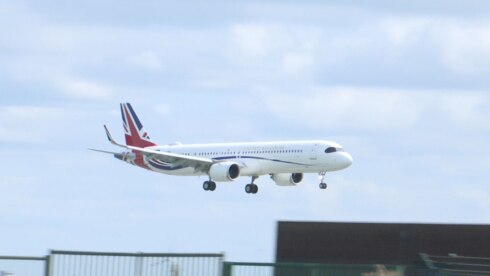 2023-04-24 00:00:00 - Noordzeetop: Spotters volgen landing regeringsvliegtuigen in Oostende