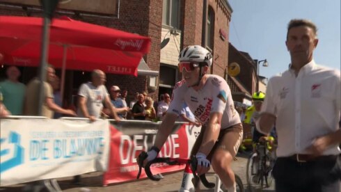 2022-05-17 00:00:00 - Stan Dewulf wint Ruddervoorde Koers